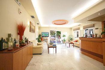 Kanakis Blue Aparthotel 2*